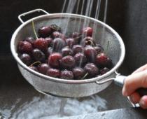 Классические и оригинальные рецепты шарлотки с вишней