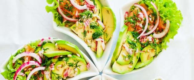 Салат рукола с креветками и авокадо. Салат с рукколой, креветками и авокадо