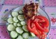 Рулетики из свинины с беконом в духовке с начинкой: простые и «вкусные» рецепты
