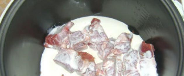 Свиная вырезка со сметаной. Мясо в сметанном соусе