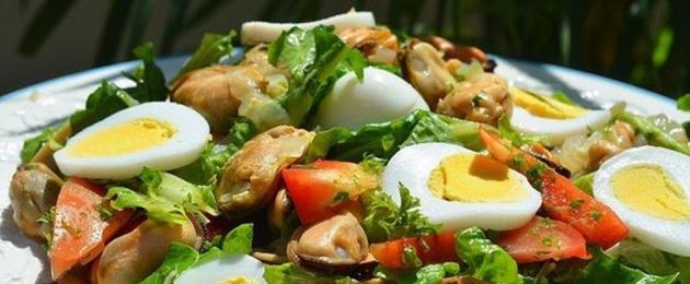 Салаты с мидиями — простые и вкусные рецепты. Праздничный постный салат с мидиями