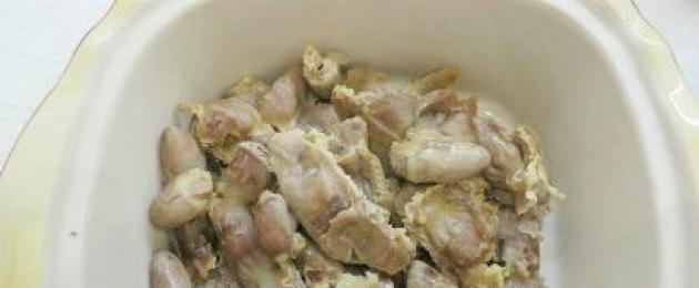 Приготовить куриные желудки куриную печень. Куриные потроха — сердечки, желудки и печень в горшочках