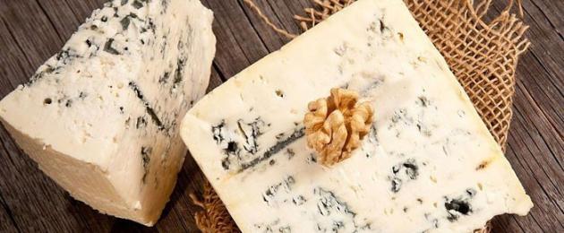 Сыр с плесенью. Название и вкусовые особенности