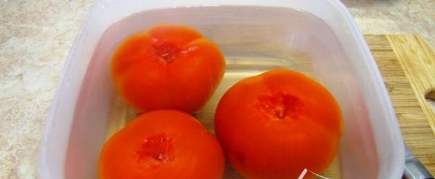 Как правильно готовить яичницу с помидорами. Как готовить яичницу с помидорами? Как приготовить яичницу с помидорами, перцем и луком